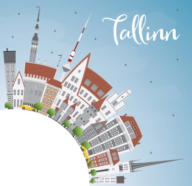 Tallinn manzarası gri binalar, mavi gökyüzü ve kopya alanı.