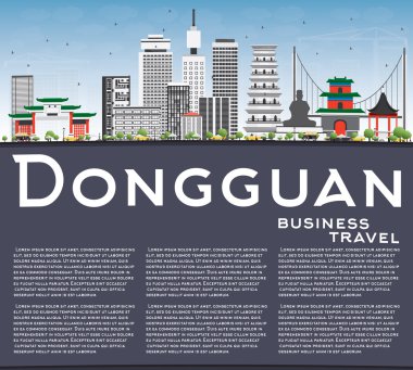 Dongguan manzarası gri binalar, mavi gökyüzü ve kopya alanı.