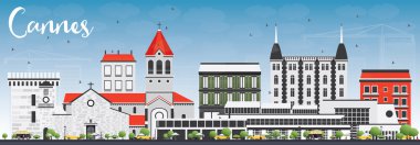 Gri Binalar ve Mavi Gökyüzü ile Cannes Skyline.