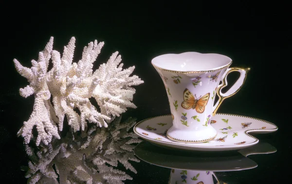 Motivos orientales con cafetera y hervidor de agua de bronce —  Fotos de Stock