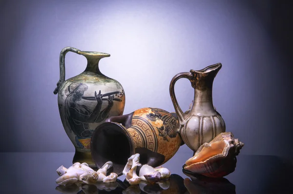 Amphora, the jug and sea shells — Stock Photo, Image