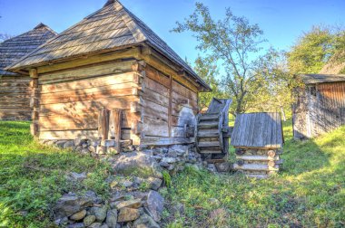 Terk edilmiş su değirmeni