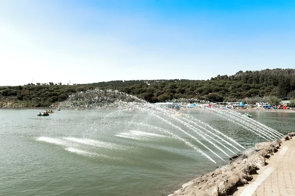 Fuentes en el parque de la ciudad — Foto de Stock