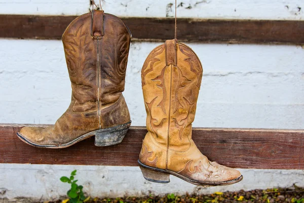 De oude cowboy laarzen — Stockfoto