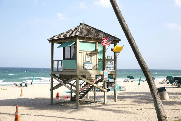 Спасательная Башня Пляже — стоковое фото