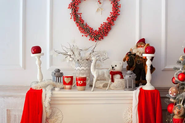 Christmas Decor Fireplace Home Decor Fireplace Candles Statuette Santa Claus — Stockfoto