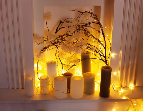 Closeup Warm Cozy Evening Christmas Room Interior Design Candles Garland — Foto de Stock