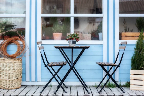 Terraza Invierno Con Cestas Mimbre Plantas Verdes Macetas Casa Porche —  Fotos de Stock