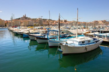 Marsilya Vieux Limanı ve Notre Dame de la Garde Kilisesi, Fransa