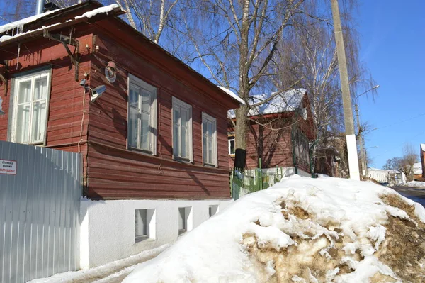 俄罗斯Kostroma Pyatnitskaya街上的木制房屋 — 图库照片