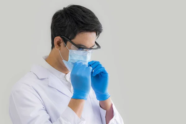 Primer Plano Médico Investigador Científico Con Gafas Protección Ocular Traje — Foto de Stock