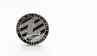 Litecoin madeni parası beyaz arka planda izole edilmiş. Boşluğu kopyala