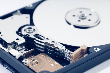 Disk sürücüsü HDD 'yi kapat. Bilgisayar donanım veri depolama