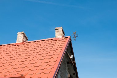 Çatıda iki bacalar