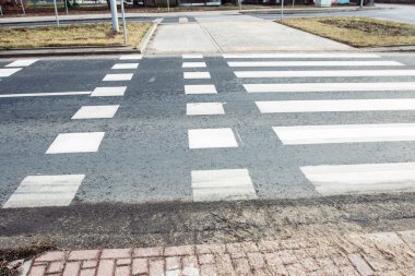 Yatay ile işaretlenmiş bisiklet yolu