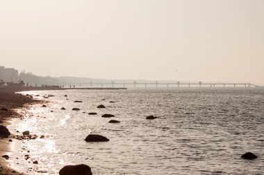 Sahilde Miedzyzdroje, Polonya Baltık Denizi.