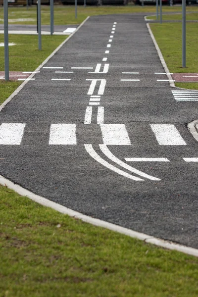 Pedestrian crossing in the city - safe way — Stock Photo, Image