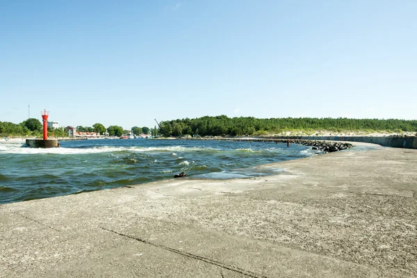 Морський порт у Mrze? yno у Польщі - Балтійського моря — стокове фото