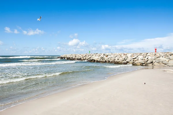 La playa en la costa del Mar Báltico - Polonia — Foto de Stock