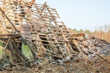 Eski bir harabe yıkılmış bina