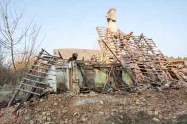 Eski bir harabe yıkılmış bina