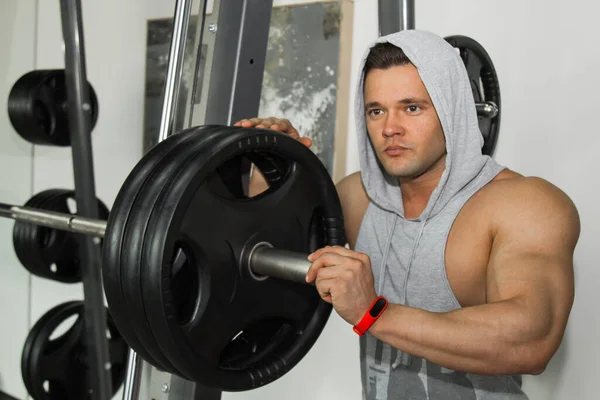 Homme Avec Gros Muscles Est Engagé Dans Haltérophilie Dans Salle — Photo