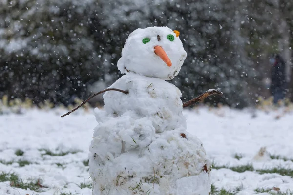 Muñecos Nieve Hechos Por Algunos Niños Parque Del Buen Retiro — Foto de Stock