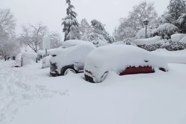 Madrid Spain January 2021 Cars Parked Blocked Completely Buried Snow — Stock Photo, Image