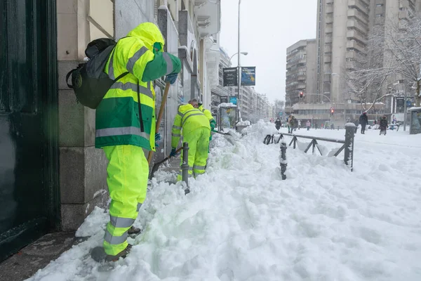 Madrid Spain January 2021 Group Workers Municipal Cleaning Service Work — Stock Photo, Image