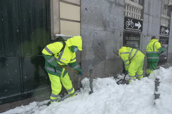 Madrid Spain January 2021 Group Workers Municipal Cleaning Service Work — Stock Photo, Image