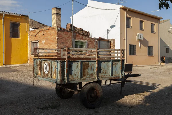2012年7月5日 西班牙 加卢尔 一辆旧的拖车 以前用来运送玉米或甜菜的耳朵 现在被遗弃在加卢尔市 — 图库照片
