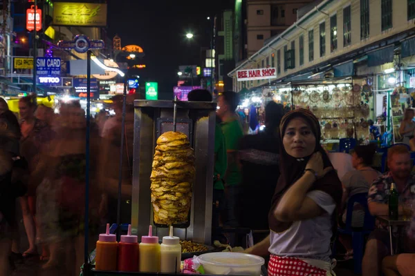 Bangkok Tailandia Enero 2020 Multitud Personas Turistas Famosa Carretera Khaosan — Foto de Stock