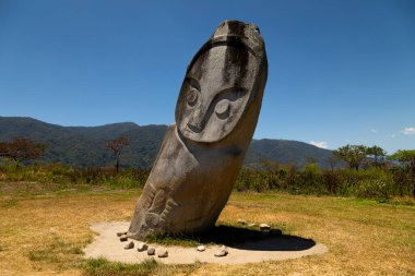 Bilinmeyen tarih öncesi megalitik kültürlerden Palindo megalith, Endonezya 'nın orta Sulawesi bölgesindeki Bada Vadisi' nde yer almaktadır.