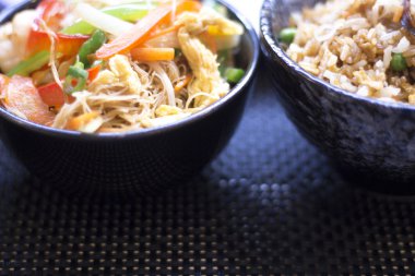 Japon restoranı kızarmış pirinç sebze