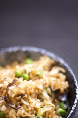 Japon restoranı kızarmış pirinç sebze