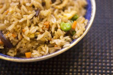 Japon restoranı kızarmış pirinç sebze