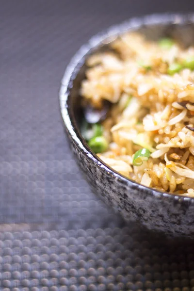 Japanisches Restaurant gebratenes Reisgemüse — Stockfoto