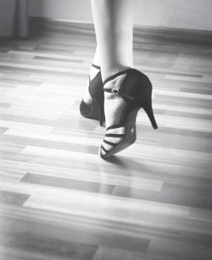 Balo salonu dans latin dansçı