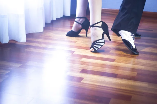 Ballerini latini di danza da sala — Foto Stock