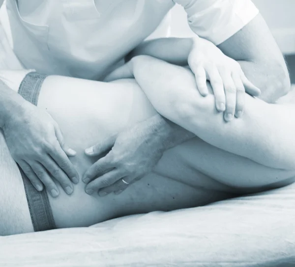 Osteopaat en patiënt osteopathie — Stockfoto