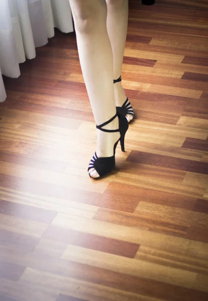 Bailarina latina de baile de salón — Foto de Stock