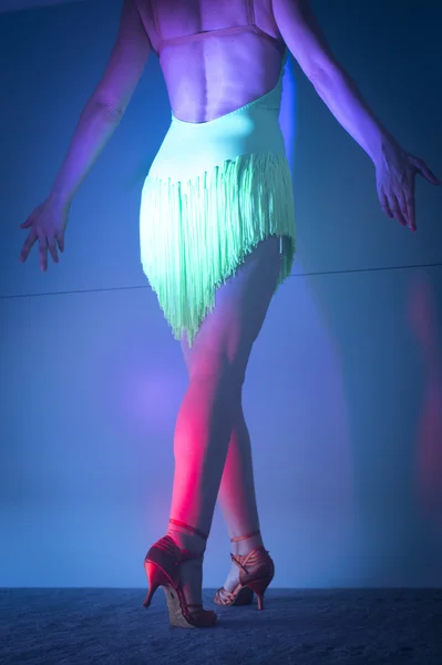 Woman dancer dancing in show — Stock Photo, Image