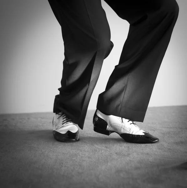 男性ダンサーの踊りの靴 — ストック写真