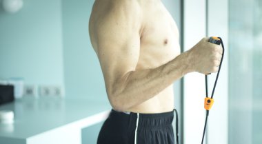 Adam egzersiz çıplak gövde