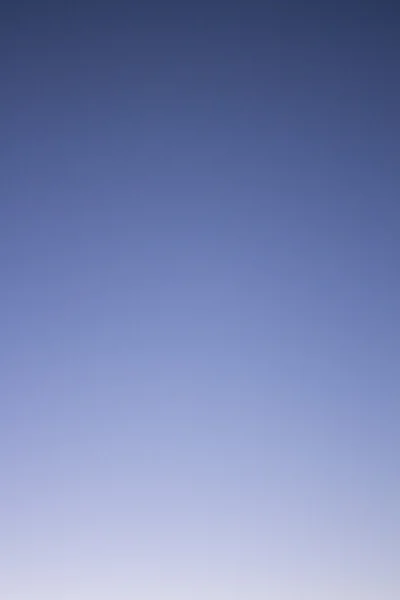 구름 햇살 따뜻한 여름 날 없이 푸른 맑은 하늘 — 스톡 사진