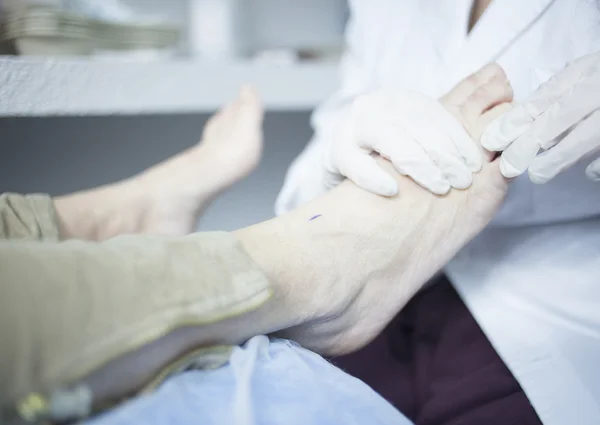 Podol podologist pedicure behandeling kliniek — Stockfoto