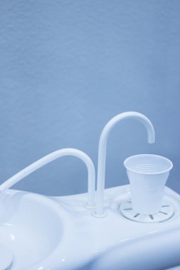 Diş hekimi su Kupası dokunun dolgu diş Kliniği