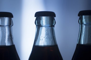 Gazlı soda cam kola meşrubat şişesi