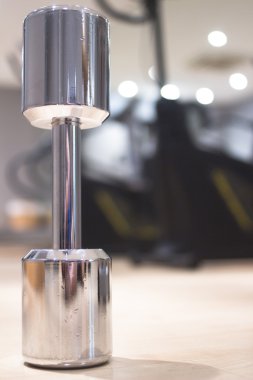 Dumbbell spor salonu metal ağırlık içinde jimnastik salonu sağlık kulübü