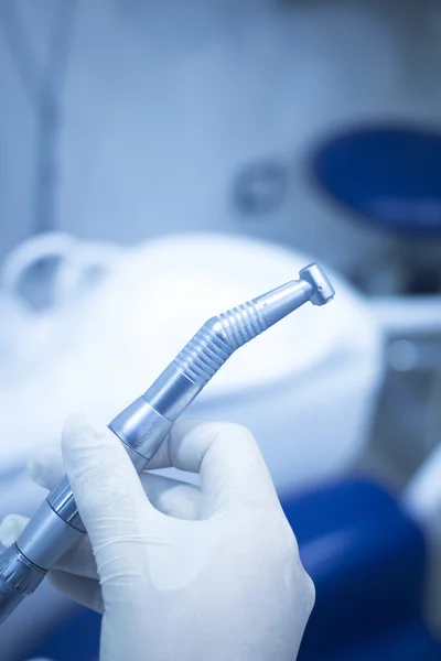 Instrumentación dental dentista herramienta de limpieza de taladro dentistas oleada —  Fotos de Stock